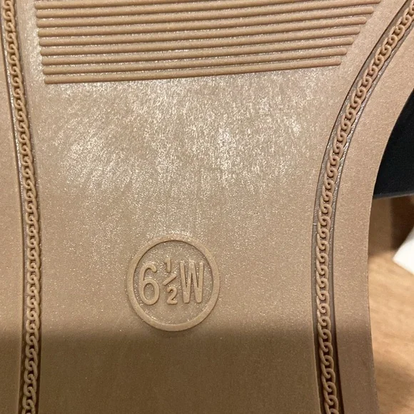 Women's Nina Slide Sandals - A New Day™
Black 6.5 wide new - Picture 6 of 6